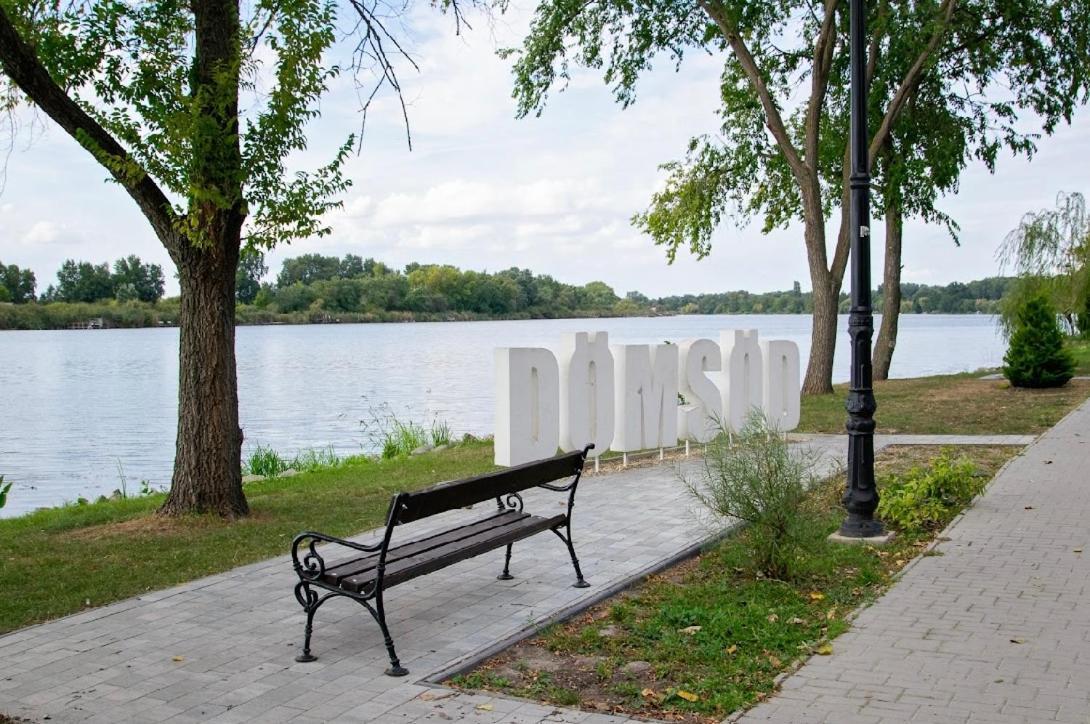 Sello Szabadidocentrum Domsod Exterior foto